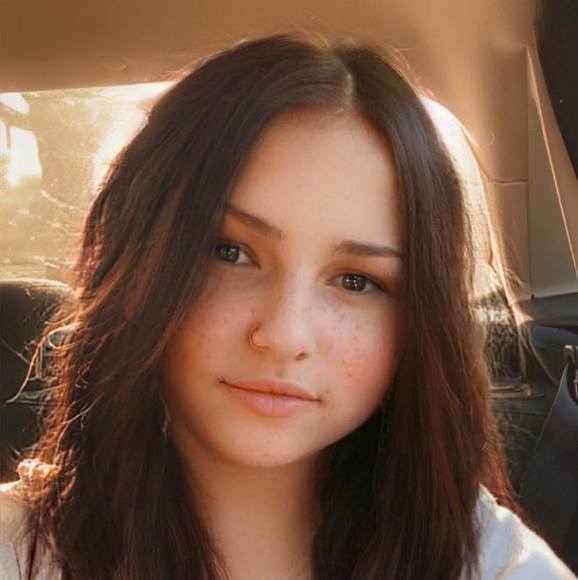 Meet your Posher, Mia - Picture 1 of 1